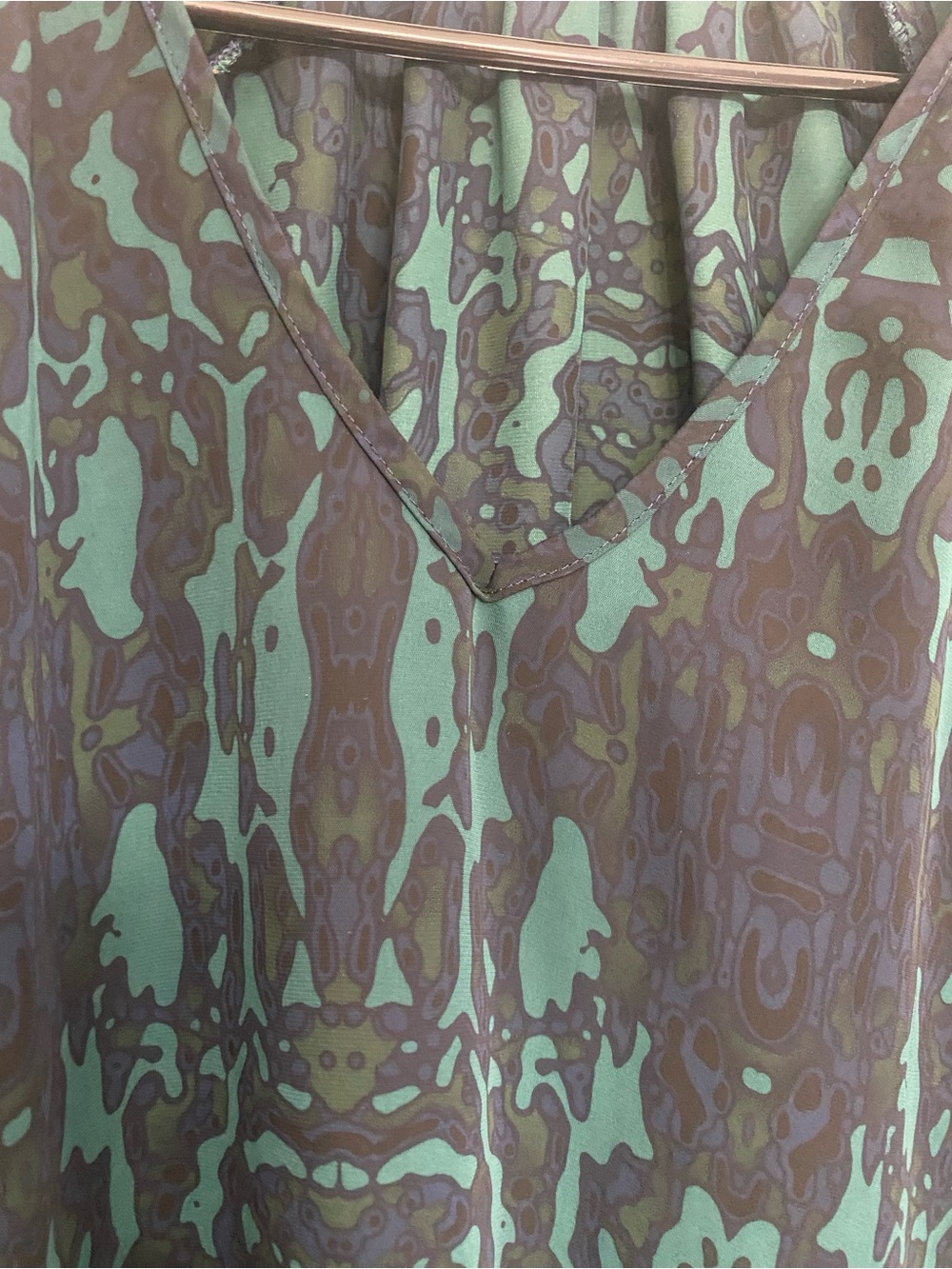 Allison Joy Abstract V-Neck Blouse Green Navy M - Picture 5 of 5